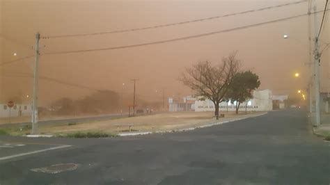 Tempestade de poeira em Franca causa cenas impressionantes F3 Notícias