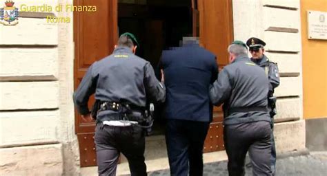 Anziani saccheggiati delle loro proprietà avvocato e imprenditore