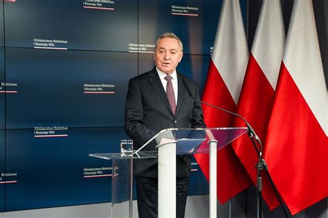 Henryk Kowalczyk podał się do dymisji Nie jest już ministrem rolnictwa