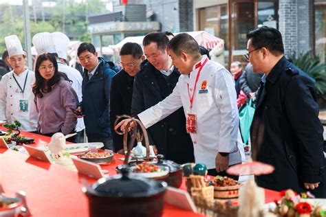 南昌市“美食洪城”第二届厨艺大赛暨赣菜创新大赛和“品赣菜 夜经济 悦精彩”活动启动仪式成功举办