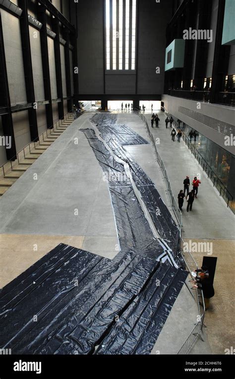 Artist Doris Salcedo S Artwork A Crack In The Floor Of The Tate Modern