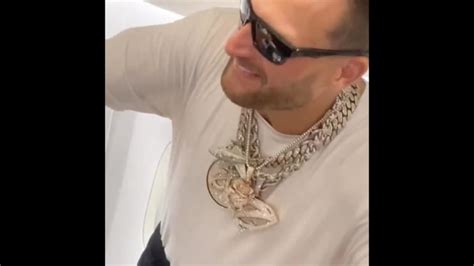 Kirk Cousins spotted wearing multiple diamond chains - Sports ...