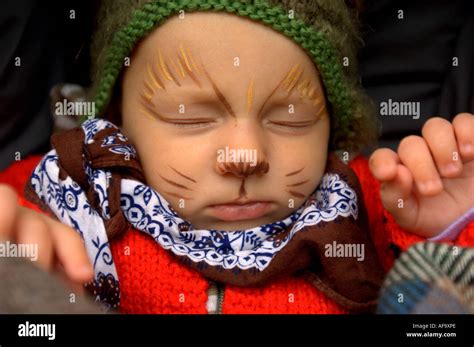 Baby Wooly Hat And Scarf Hi Res Stock Photography And Images Alamy