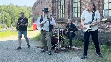 Spiller Inn Album I Kjelleren Hjemme I Geithus Tvmodum