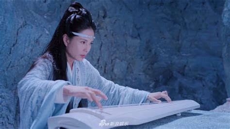 岁月不败美人！《陈情令》李若彤蓝裙淡雅仙气足 青岛新闻网