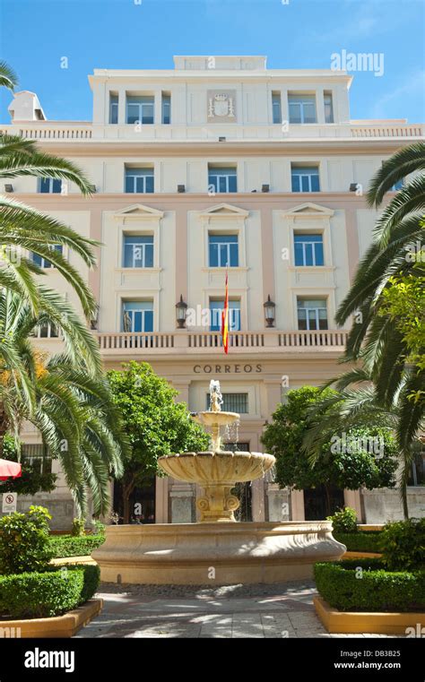 Oficina de Correos de Trevi y plaza España Ceuta En el norte de