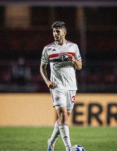 São Paulo Renova Contrato De Lucas Beraldo Após Conquista Da Copa Do