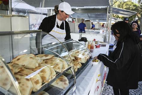 Quitutes Receitas Especiais Da Esta O S O Vendidos Nas Feiras De