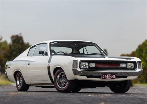 rare australian muscle car   chrysler valiant charger rt