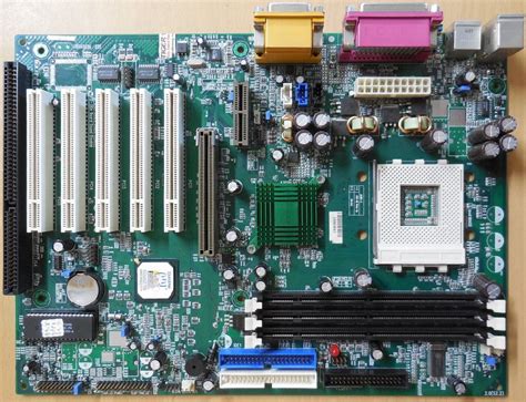 QDI KinetiZ 7B Rev 2 0 S2 2 Mainboard Blende Sockel A 462 1x ISA PCI