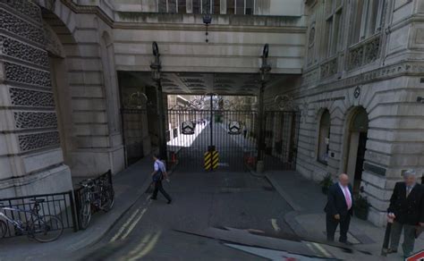 City Of London Building Evacuated After Gas Leak At Throgmorton Avenue