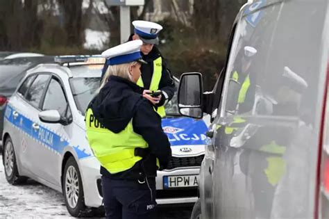 Pijany kierowca zatrzymany na ulicy Sokratesa w Warszawie Miał ponad