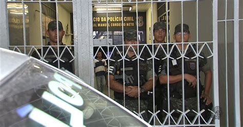 G Policiais Civis Em Greve Bloqueiam Entrada De Delegacias Em