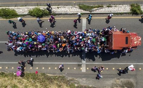 La Caravana Migrante Enfrenta A M Xico Con Su Propia Imagen Y Con Eua