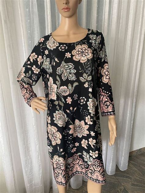 Perfekter Auftritt Spezielles Kleid Schwarz Mit Blumen Kaufen