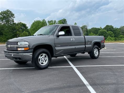 2000 Chevrolet Silverado 1500 LS Ext Cab 3 Door Short Bed 4WD For Sale