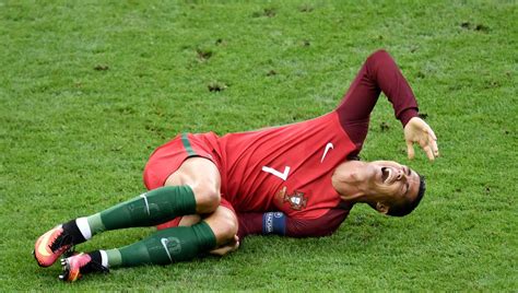 VIDEOS Euro 2016 Portugal France La Sortie Sur Blessure De