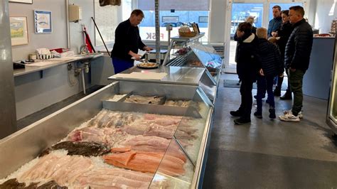 Fisken Hirtshals Fischgeschäft Sonne und Strand