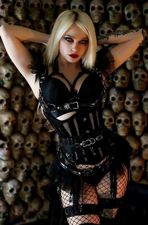 Pin On Gothic Beauty Sexy Fantasy