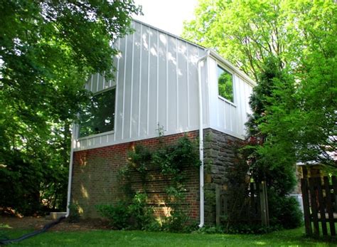 Vertical Standing Seam Metal Siding