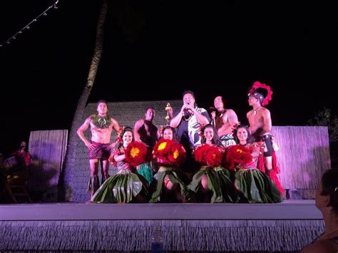 Island Breeze Luau At The King Kamehameha Hotel