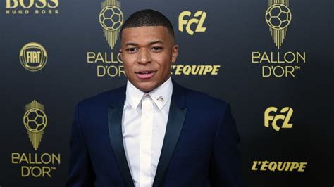 Kylian Mbappé Met Deux Vents Incroyables En 60 Secondes Chrono Lors De La Cérémonie Du Ballon D