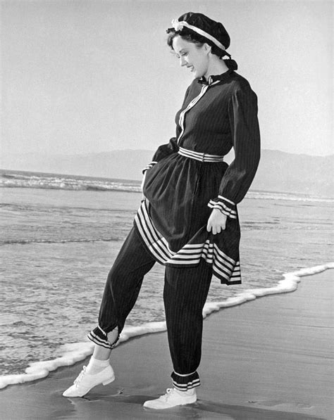 Woman In 1910 Bathing Suit Photograph By Underwood Archives