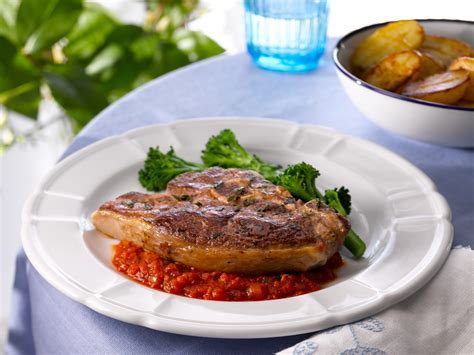 Lamb Chops With Tomato And Smoked Paprika Sauce European Beef Lamb