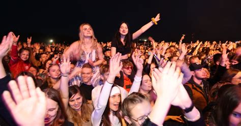 Tak Si Bawi Studenci T Umy Na Juwenaliach Na Polach Osobowickich D