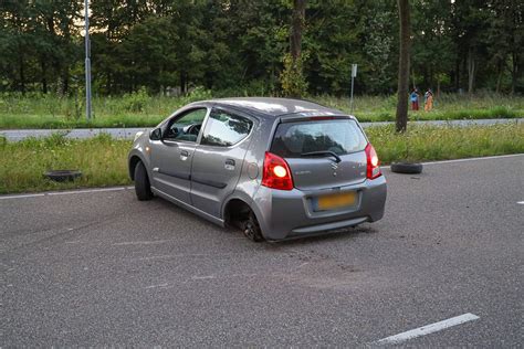 Veel Schade Na Eenzijdig Ongeval Op Kruising In Huizen