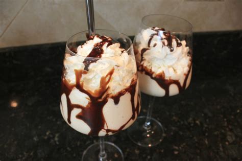 Mudslide Cocktail Drink Recipe: Frozen Mudslide - Mr. B Cooks