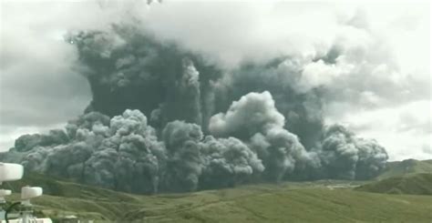 En Imágenes Hace Erupción Volcán Monte Aso En Japón