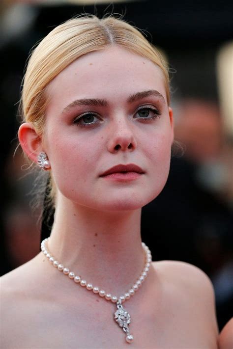 Trend Report The Return Of The Pearl Elle Fanning Pearls Jewelry Branding