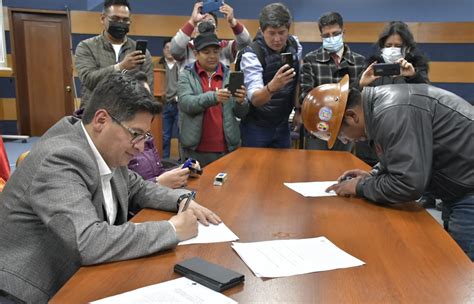 Gobierno Y Mineros De Huanuni Firman Acuerdo Y Se Levantan Medidas De