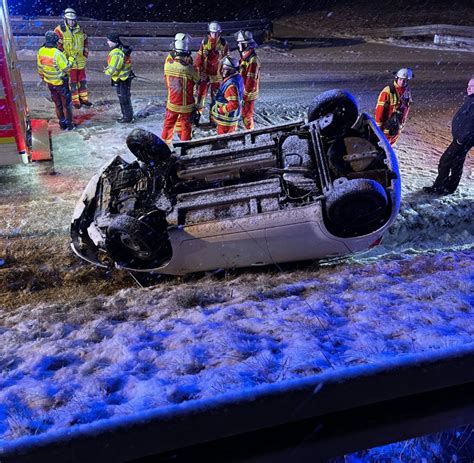 Auto überschlägt sich bei Glätte Fahrerin leicht verletzt WELT