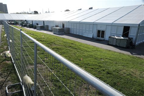 Nyc Opens First Migrant Tent Shelters On Randalls Island Crains New