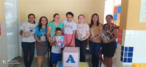 Prefeitura de Francinópolis entrega livros paradidáticos às escolas