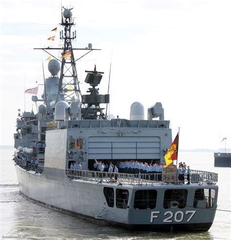 F 207 FGS Bremen Type 122 Class Frigate German Navy