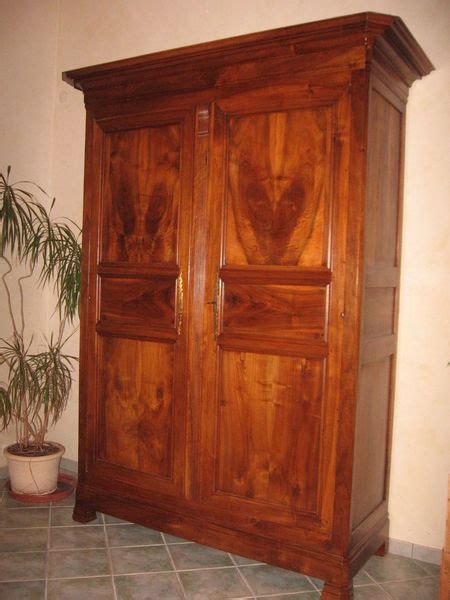 Armoire Ancienne En Noyer Le Specialiste Du Meuble Ancien