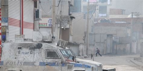 Cizre de Gerginlik 2 Ölü 3 Yaralı Memurlar Net