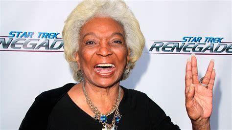 Nichelle Nichols Trailblazing Actress Who Played Lt Uhura On Star