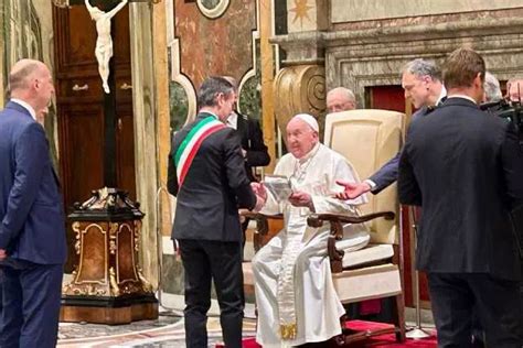 Youtg Net Il Sindaco Di Cagliari Massimo Zedda Incontra Papa Francesco