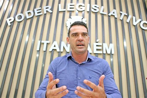 Professor Fernando assume a presidência da Câmara de Itanhaém Diário