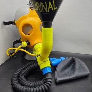 Gas Mask Piss Funnel Urinal Golden Shower Kinky Pissplay Headgear Fetish BDSM Sex Role Gay