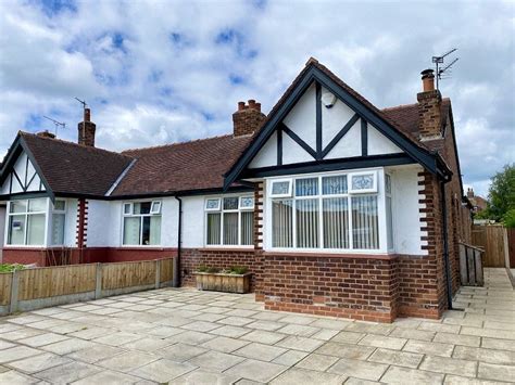 2 Bed Semi Detached Bungalow For Sale In Larkfield Lane Southport