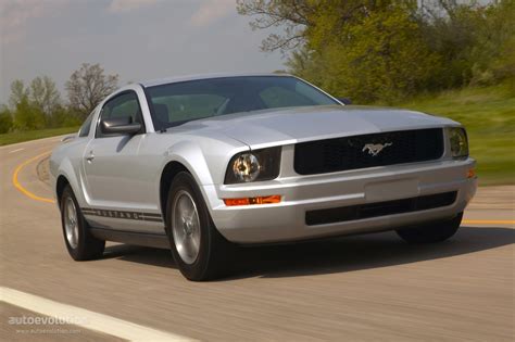FORD Mustang Specs, Performance & Photos - 2004, 2005, 2006, 2007, 2008 ...