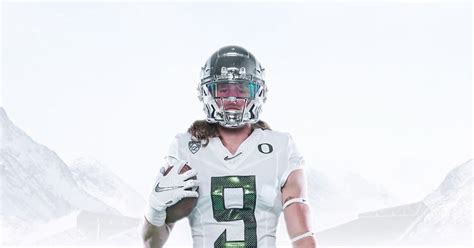 Oregon Announces Uniforms For Washington Showdown