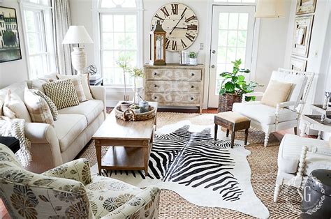 How To Layer Rugs Like A Pro Stonegable