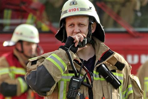 Analoge Funktechnik Ersetzt Digitalfunk F R Feuerwehr Und Polizei