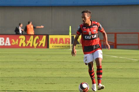 Chapecoense Acerta A Contrata O Do Lateral Esquerdo Bruno Pacheco